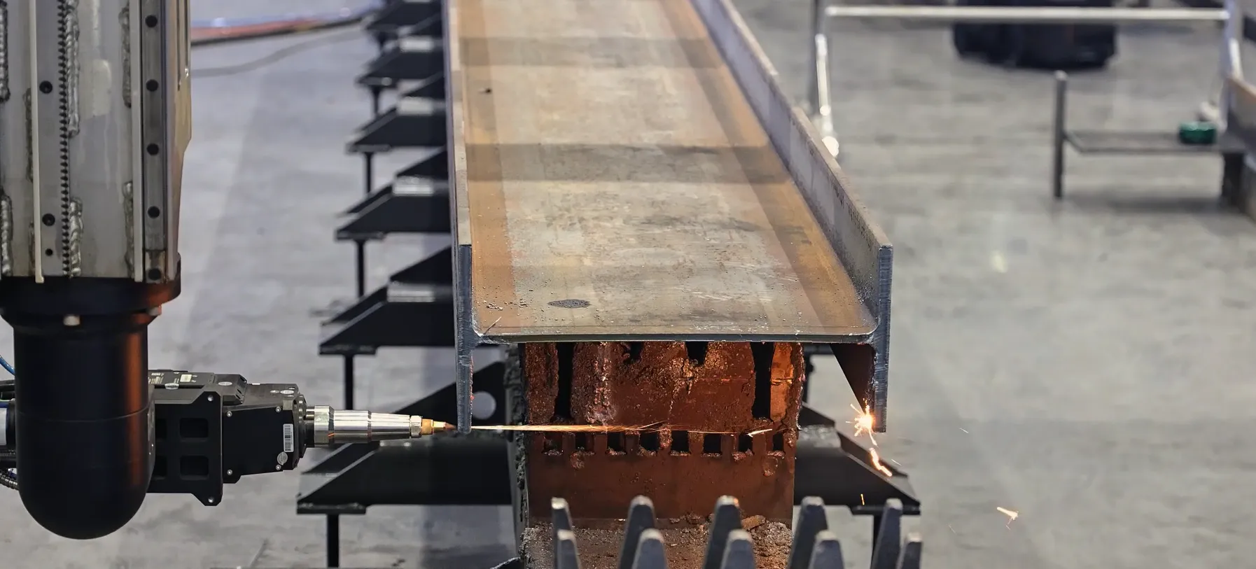 CNC-Estructura-Acero-Perfil-Corte-Máquina-Detalle-3