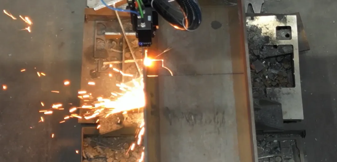 CNC-Estructura-Acero-Perfil-Corte-Máquina-Detalle-7