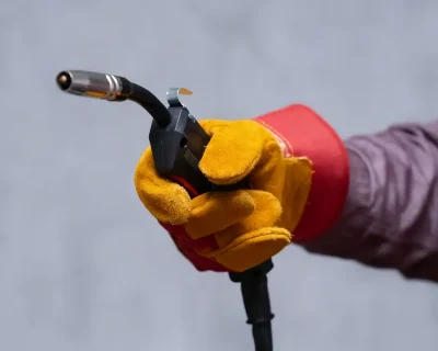 Segurança na soldagem: O papel do difusor de gás da tocha MIG (tela de gás) - essencial para a qualidade e a proteção (WeldSafe Essentials 16)