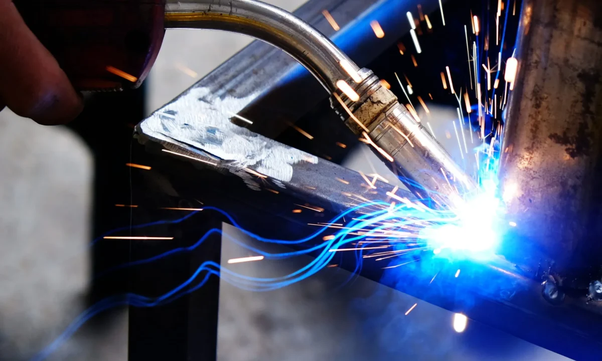 Sécurité en soudage : Installation et connexion correctes - Adapter la gaine à votre fil (WeldSafe Essentials 11)